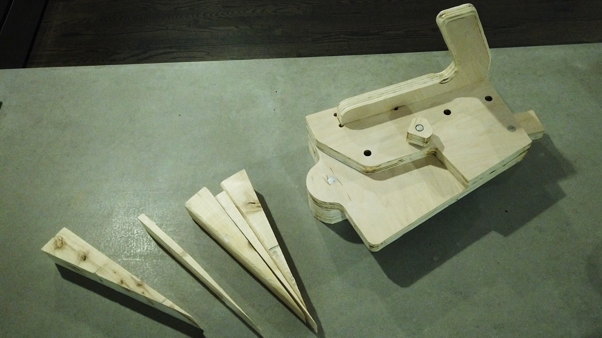 WOOD WEDGE TABLE SAW JIG Created by Justin20 — I needed to make a bunch